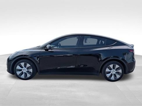 Used 2022 Tesla Model Y Long Range AWD/4WD image 4