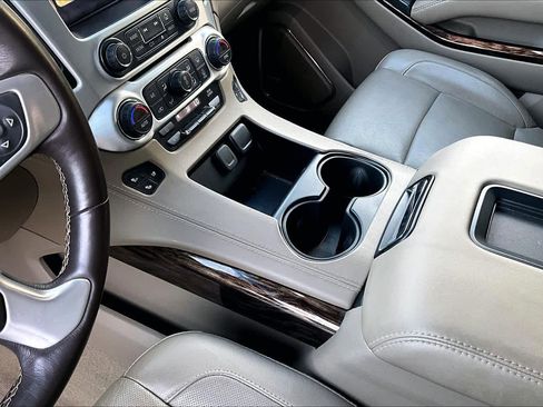 Used 2018 GMC Yukon XL SLT w/ Open Road Package image 17