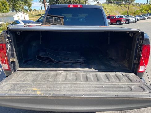 Used 2018 RAM 1500 Tradesman w/ Chrome Appearance Group image 24