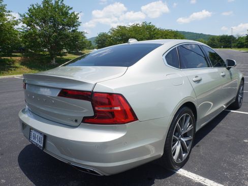 Used 2018 Volvo S90 T6 Momentum w/ Convenience Package image 7