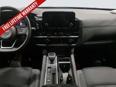 Used 2025 Nissan Pathfinder SV FWD image 22