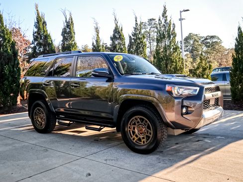 Used 2021 Toyota 4Runner TRD Off-Road Premium image 11