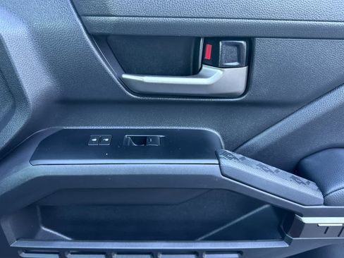 Certified 2025 Toyota Tacoma TRD Sport w/ TRD Sport Upgrade Package image 17