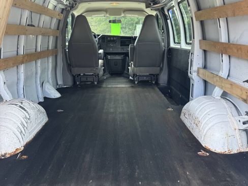 Used 2017 GMC Savana 2500 image 14