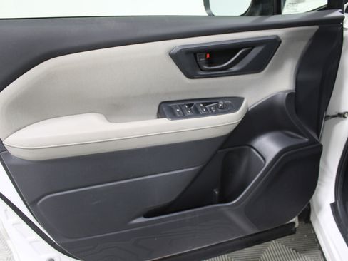 Certified 2025 Subaru Forester w/ Convenience Package #1 image 6