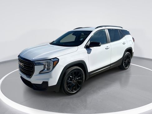 Used 2023 GMC Terrain SLE w/ Driver Convenience Package image 1