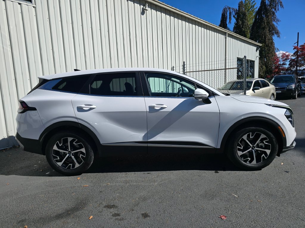 Certified 2023 Kia Sportage EX FWD image 3