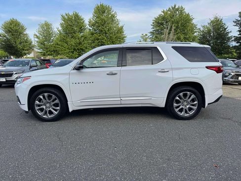 Used 2019 Chevrolet Traverse Premier w/ LPO, Blackout Package AWD/4WD image 4
