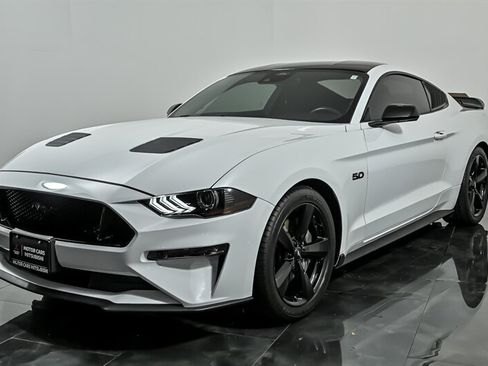 Used 2022 Ford Mustang GT w/ Equipment Group 301A RWD image 5