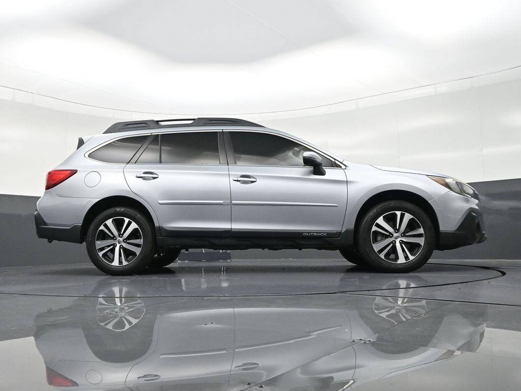 Used 2019 Subaru Outback 3.6R Limited AWD/4WD image 33