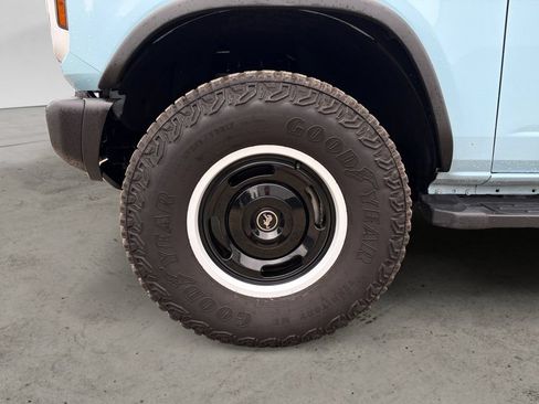 Used 2024 Ford Bronco Heritage Edition AWD/4WD image 9