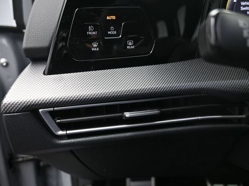 New 2026 Volkswagen GTI SE FWD image 16