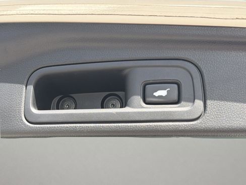 Used 2016 Honda Pilot Touring image 28
