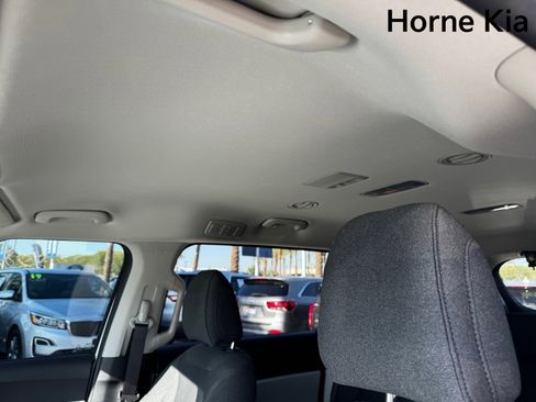 Certified 2024 Kia Carnival LX image 25