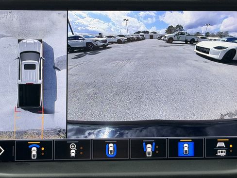 Used 2022 Chevrolet Silverado 1500 High Country w/ Technology Package image 35