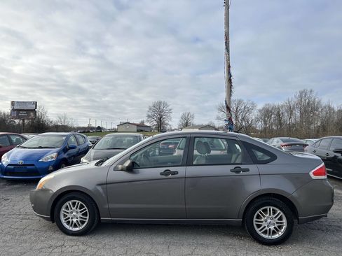 Used 2009 Ford Focus SE image 3
