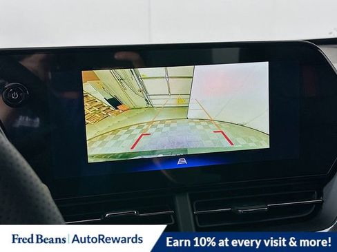 New 2025 Chevrolet Trax RS w/ Sunroof Package image 9