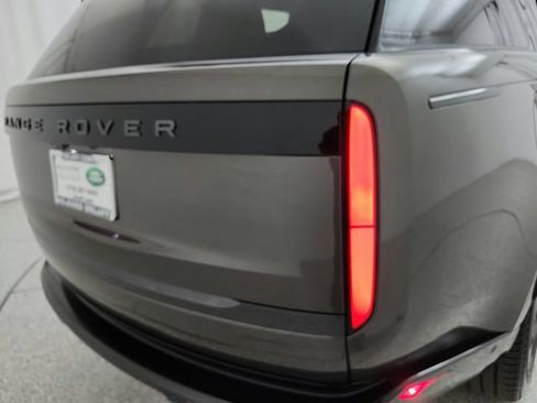 Used 2024 Land Rover Range Rover SE AWD/4WD image 24