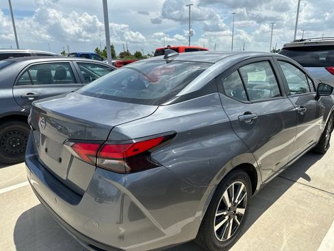 Used 2025 Nissan Versa SV FWD image 2