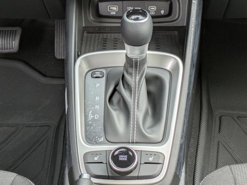 New 2026 Hyundai Venue SEL FWD image 16