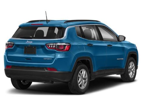 Used 2021 Jeep Compass Latitude w/ Sun and Sound Group FWD image 2