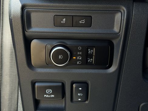 Used 2024 Ford Expedition Limited RWD image 22