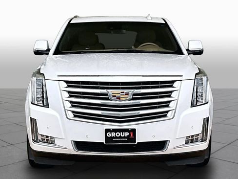 Used 2020 Cadillac Escalade Platinum AWD/4WD image 4