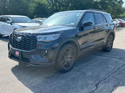 Used 2025 Ford Explorer ST-Line w/ Premium Package AWD/4WD image 3