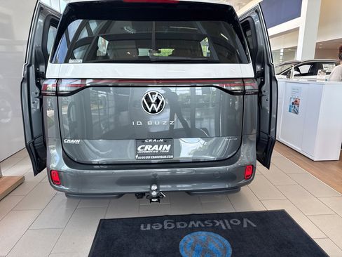 New 2025 Volkswagen ID. Buzz Pro S Plus image 4