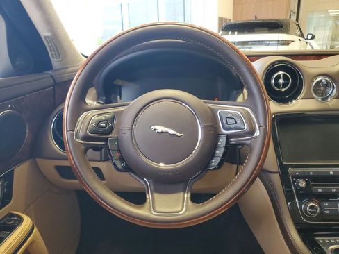 Certified 2019 Jaguar XJ L Portfolio AWD/4WD image 29
