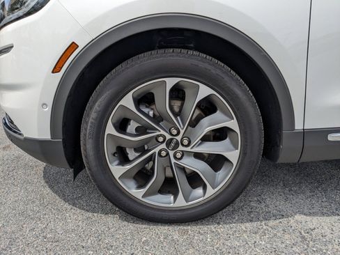 Certified 2023 Lincoln Nautilus Reserve w/ Equipment Group 201A image 14