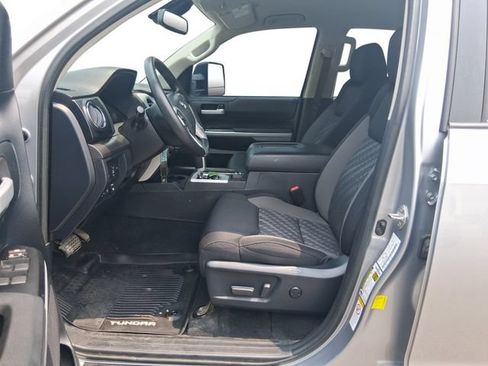 Used 2018 Toyota Tundra SR5 w/ TRD Off Road Package AWD/4WD image 10