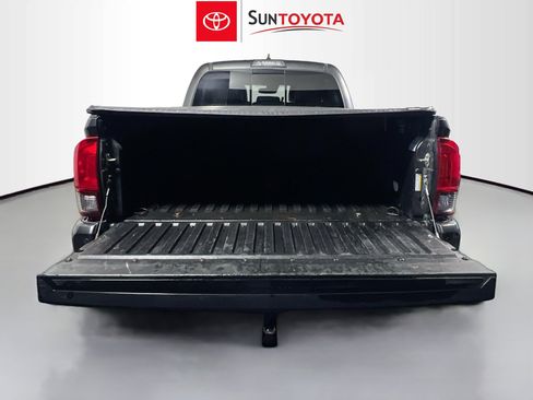 Used 2019 Toyota Tacoma TRD Sport image 34