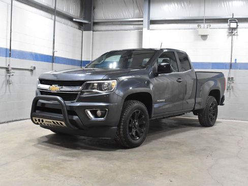 Used 2016 Chevrolet Colorado LT w/ LT Convenience Package RWD image 2