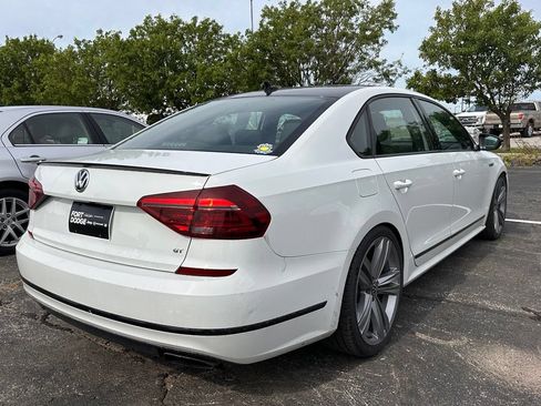 Used 2018 Volkswagen Passat 3.6 FWD image 4
