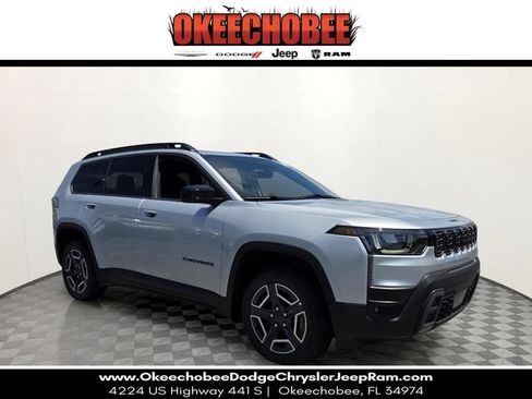 New 2026 Jeep Cherokee Laredo AWD/4WD image 1
