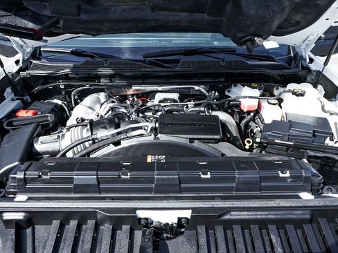 Used 2024 Chevrolet Silverado 3500 LT w/ Convenience Package image 9