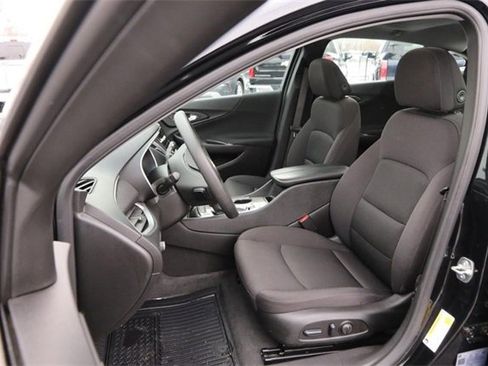 Used 2024 Chevrolet Malibu LT image 8