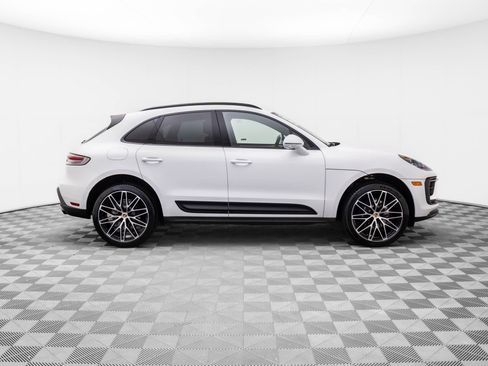 Certified 2026 Porsche Macan AWD/4WD image 7