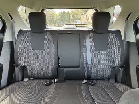 Used 2016 Chevrolet Equinox LT w/ Convenience Package image 21