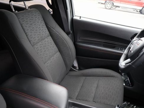 Used 2025 Dodge Durango GT image 16