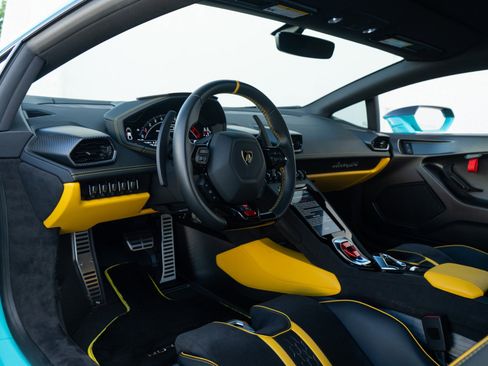 Used 2023 Lamborghini Huracan Tecnica RWD image 6