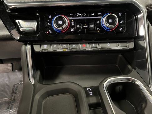 Used 2025 GMC Sierra 3500 Denali w/ Denali Reserve Package image 38