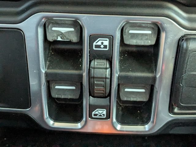 Used 2020 Jeep Wrangler Unlimited Sahara AWD/4WD image 19