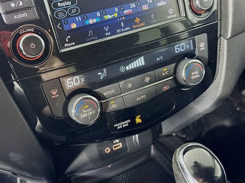 Used 2019 Nissan Rogue SV image 20