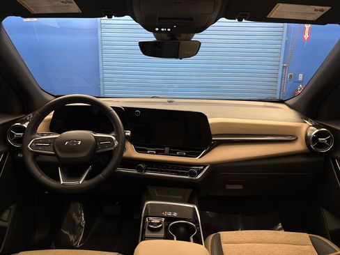 Used 2026 Chevrolet Equinox ACTIV w/ Safety and Technology Package image 28