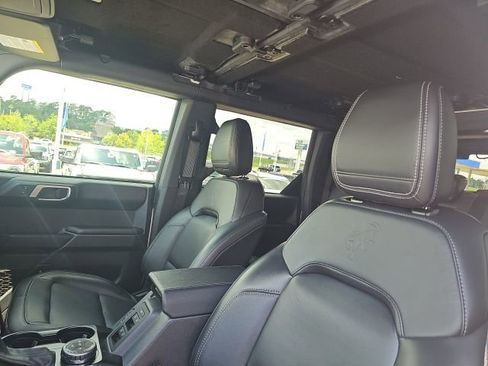 Used 2025 Ford Bronco Outer Banks AWD/4WD image 17
