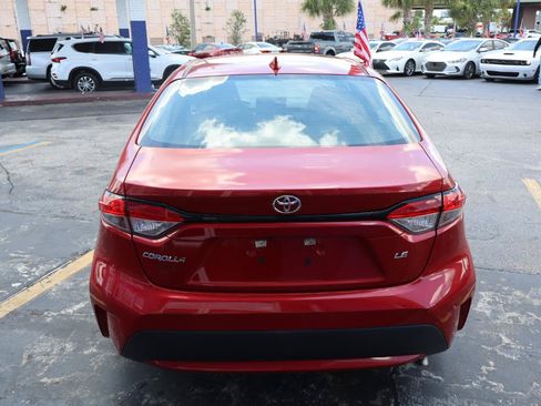 Used 2021 Toyota Corolla LE FWD image 4