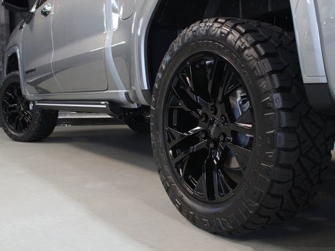 Used 2026 GMC Sierra 1500 Denali Ultimate w/ LPO, Black Badging Package AWD/4WD image 29