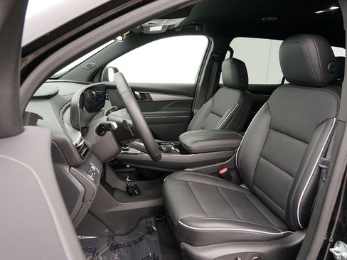 Used 2025 Buick Enclave Preferred image 12